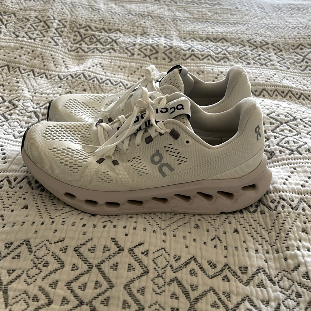 Women’s On CloudSurfer